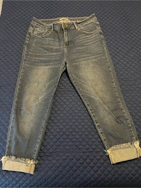 Blue Savvy Women's Dark Blue Capri Jeans